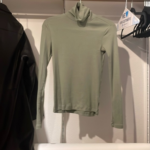 Ribbed Green BP Turtleneck - Picture 1 of 2